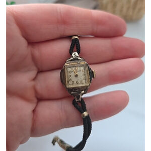 Antique 1900s Wittnauer 14k GF Art Deco Corded Retro Ladies Analog Wristwatch